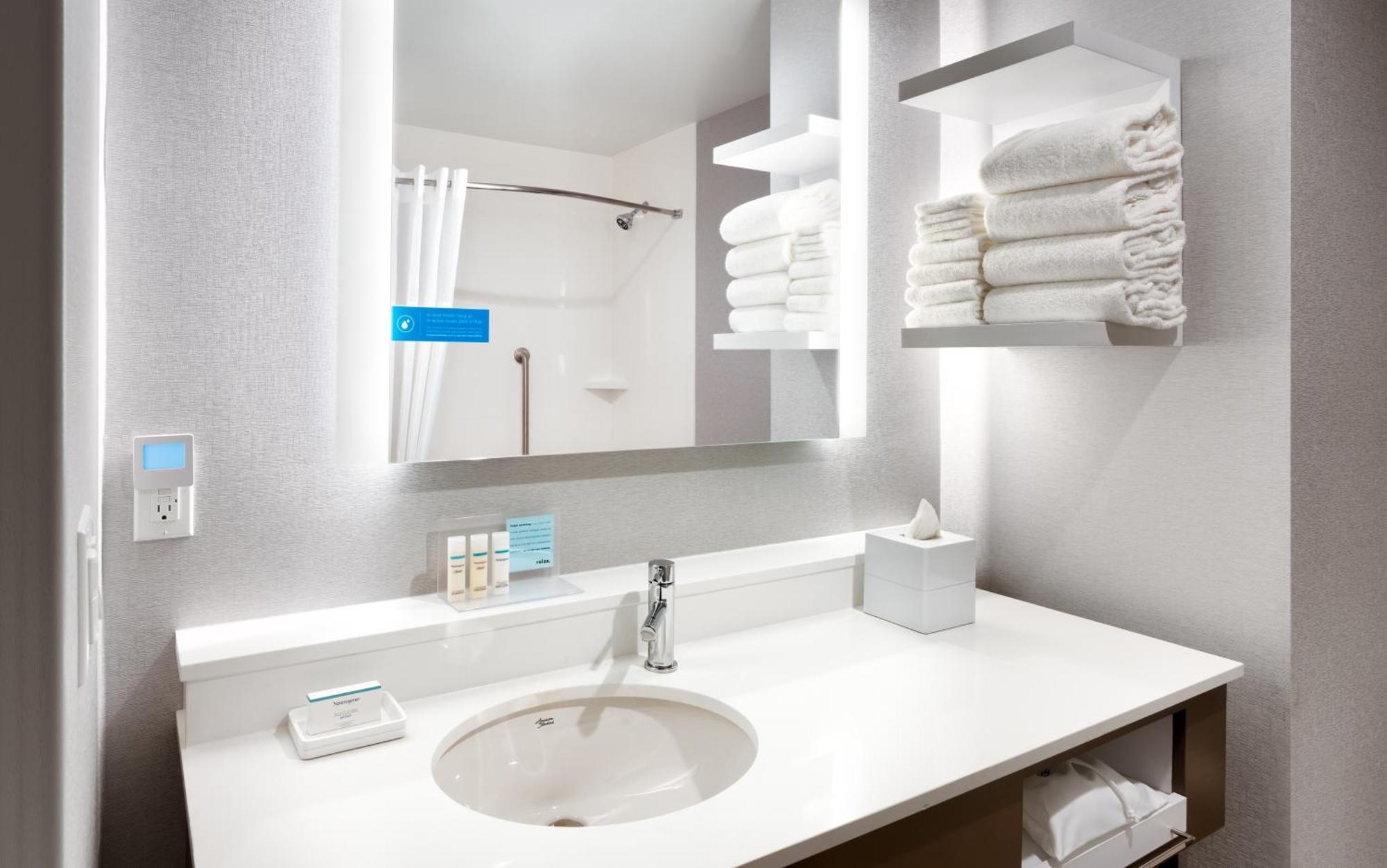 Hampton Inn & Suites Anaheim Resort Convention Center Εξωτερικό φωτογραφία